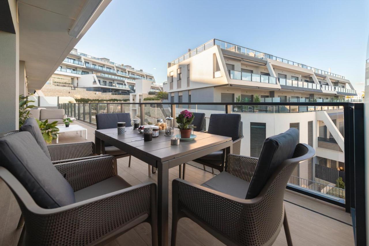 Apartment In With Sea View, Ac, Pool