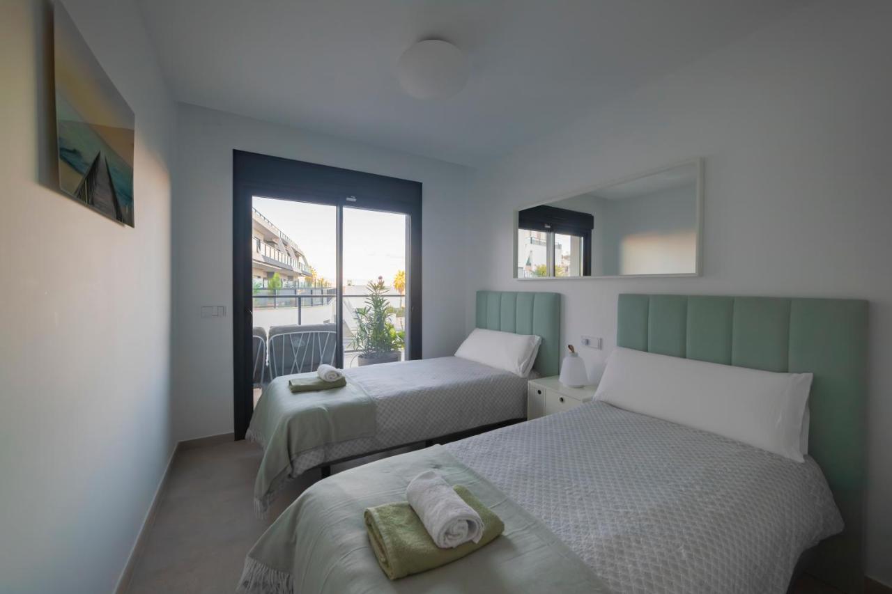 In With Sea View, Ac, Pool Apartment *