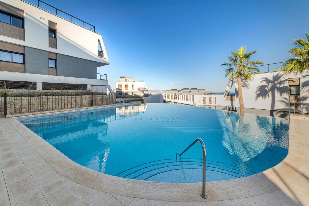 In With Sea View, Ac, Pool *