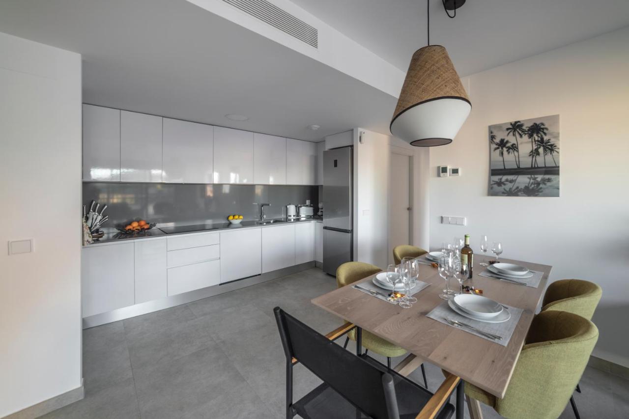 In With Sea View, Ac, Pool Appartamento